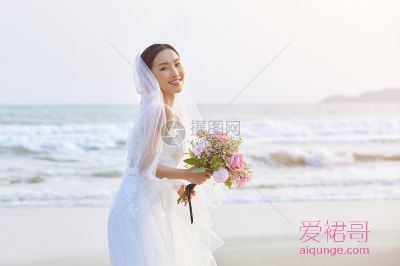 敬酒服和秀禾服的区别