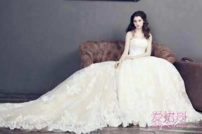 新娘敬酒穿什么衣服