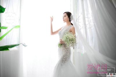 结婚女方租婚纱谁出钱