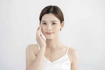如何修护晒伤肌肤