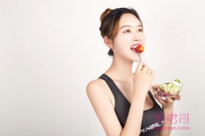 按摩瘦脸法 教你轻松变小脸